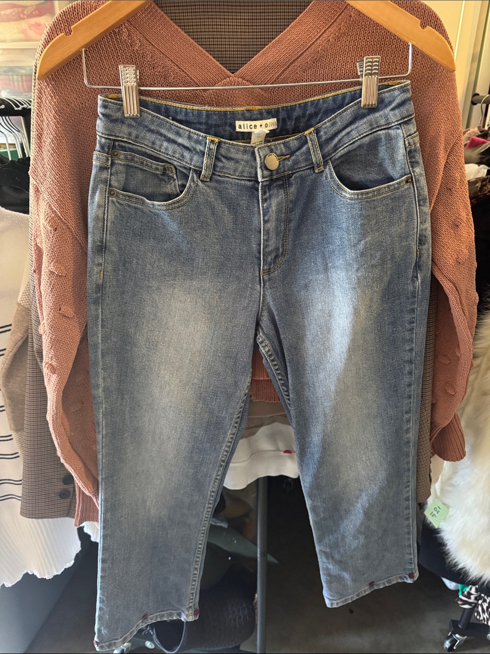 Alice + Olivia Light Blue Cropped Jeans 25